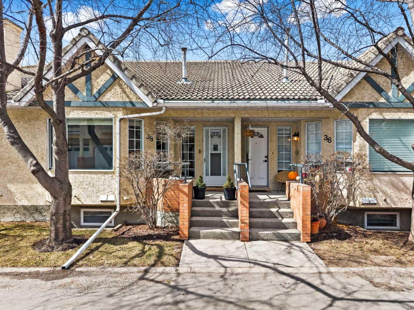Property Photo: 38 Richelieu Court SW AB T3E 7E9