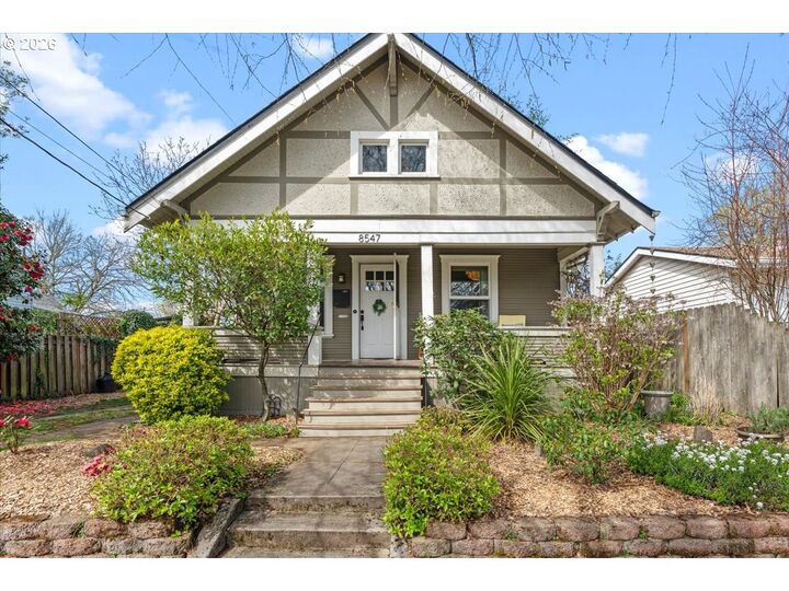 Property Photo:  8547 N Oswego Ave  OR 97203 