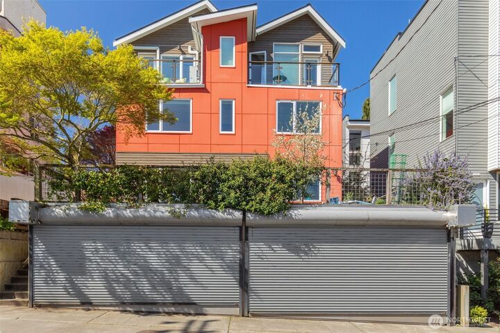 Property Photo: 1529 Grandview Place E WA 98112