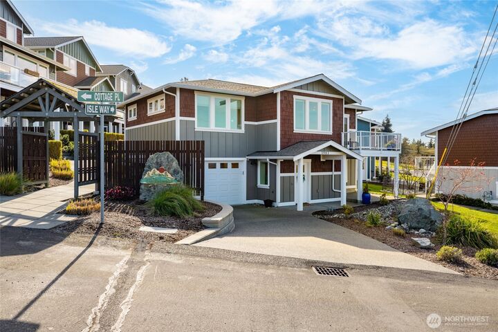 Property Photo:  3903  Isle Way  WA 98221 