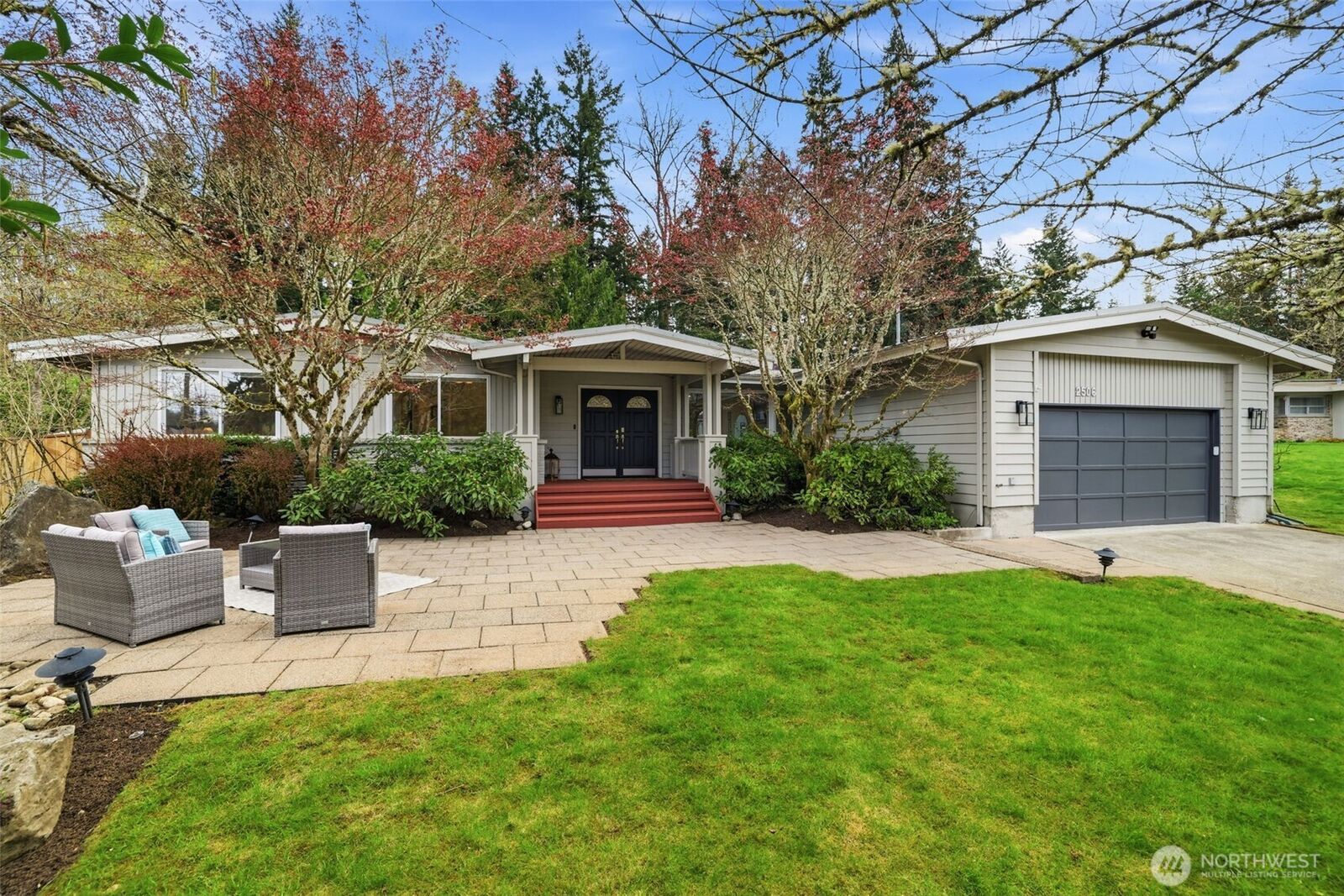 Property Photo:  2506  159th Avenue SE  WA 98008 