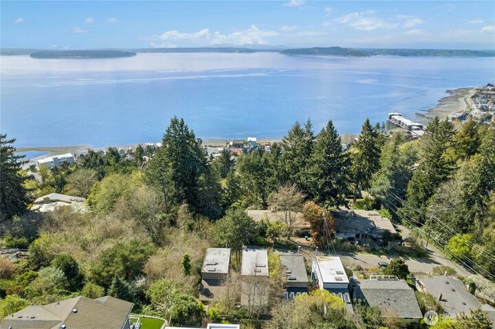 Property Photo:  4014  57th Avenue SW  WA 98116 