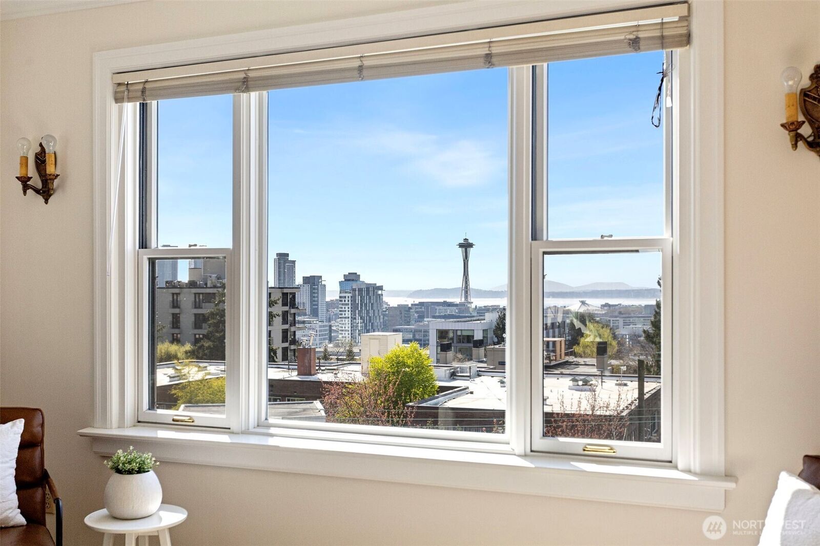 Property Photo:  711  Belmont Place E 304  WA 98102 