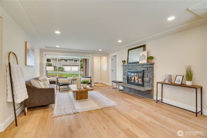 Property Photo:  20018  Meridian Place N  WA 98133 