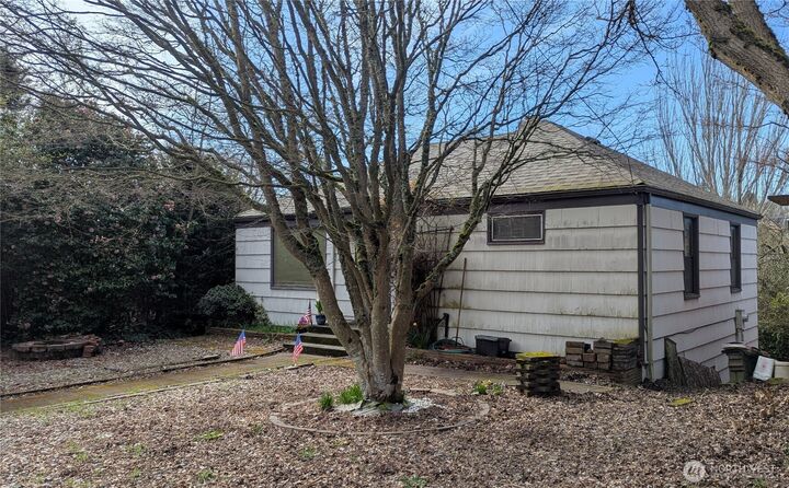 Property Photo:  3631  32nd Avenue W  WA 98199 