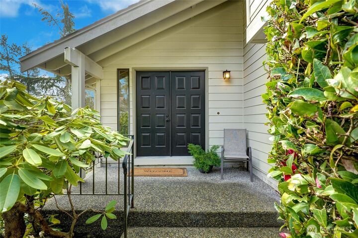 Property Photo:  16125 SE 33rd Circle  WA 98008 