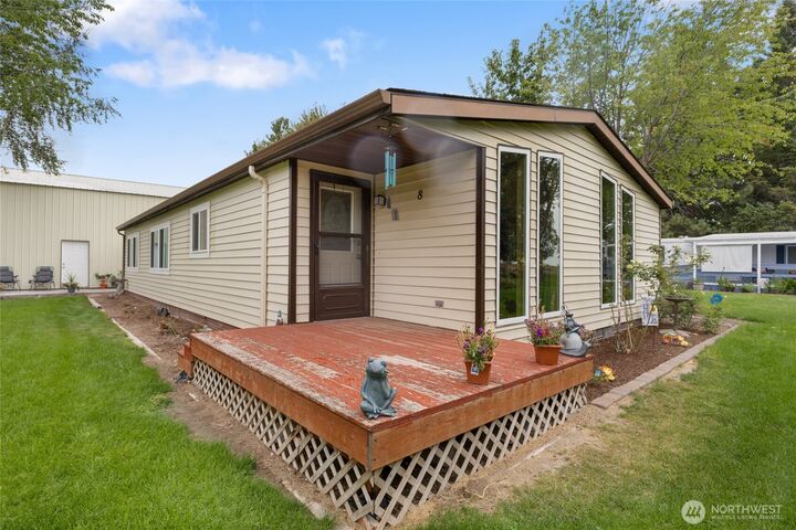 Property Photo:  7472  Road F  SE 8  WA 99344 