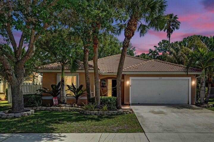 Property Photo:  6214 Sand Hills Circle  FL 33463 