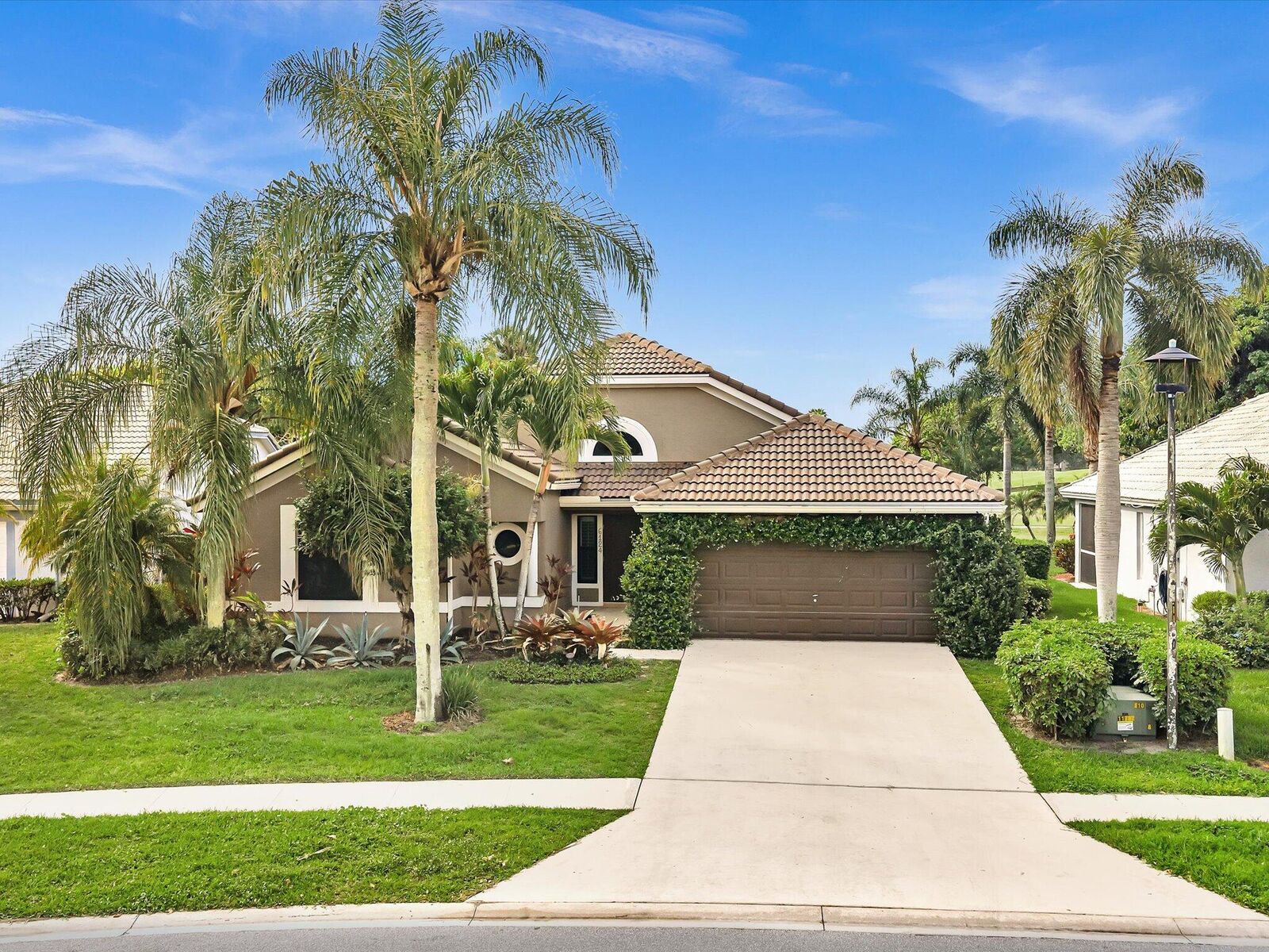 Property Photo:  6124 Royal Birkdale Drive  FL 33463 