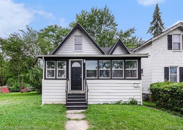 Property Photo: 18037 Russell Street MI 48203
