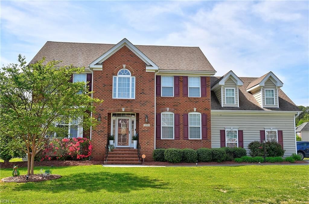 Property Photo:  100 Sweetbriar Ln  VA 23435 