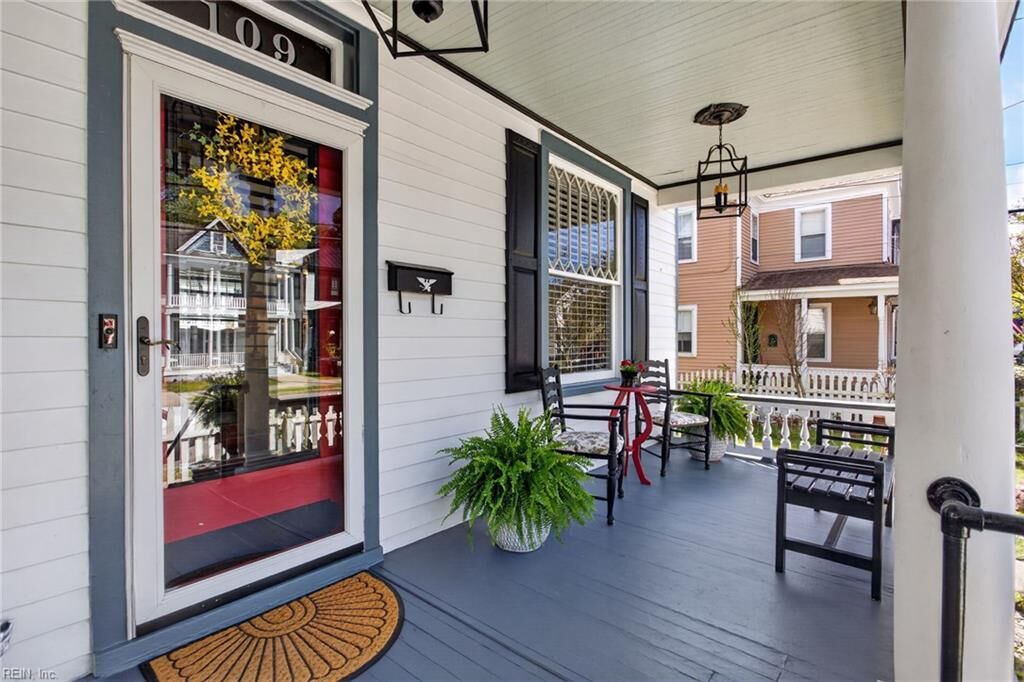 Property Photo:  109 Riverview Ave  VA 23704 