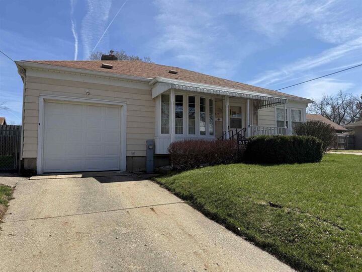 Property Photo:  517 Moore Street  WI 53511 