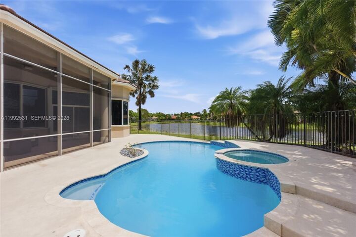 Property Photo:  2488 Provence Cir  FL 33327 