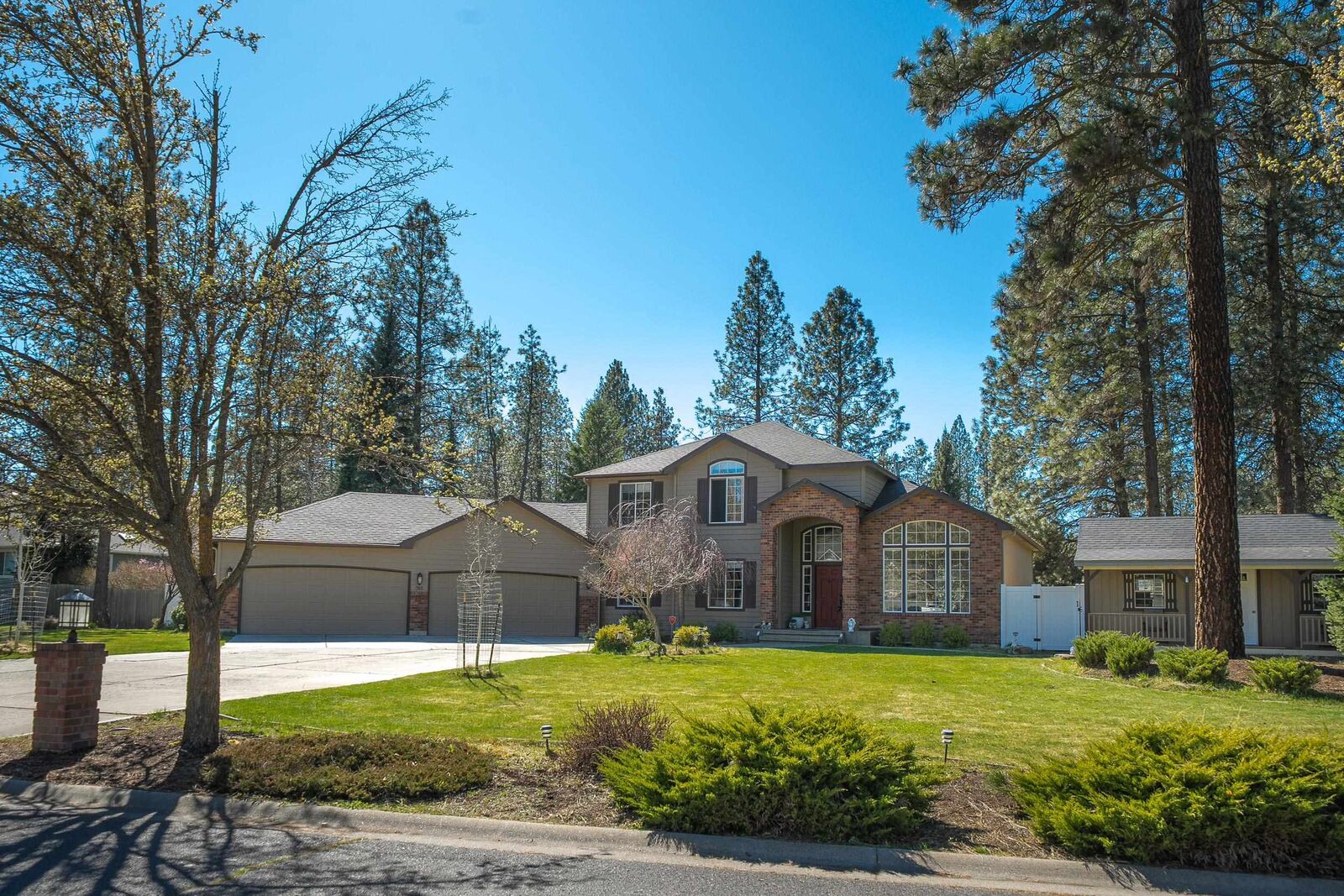 Property Photo: 17615 N Kimberly Rd WA 99005-9287