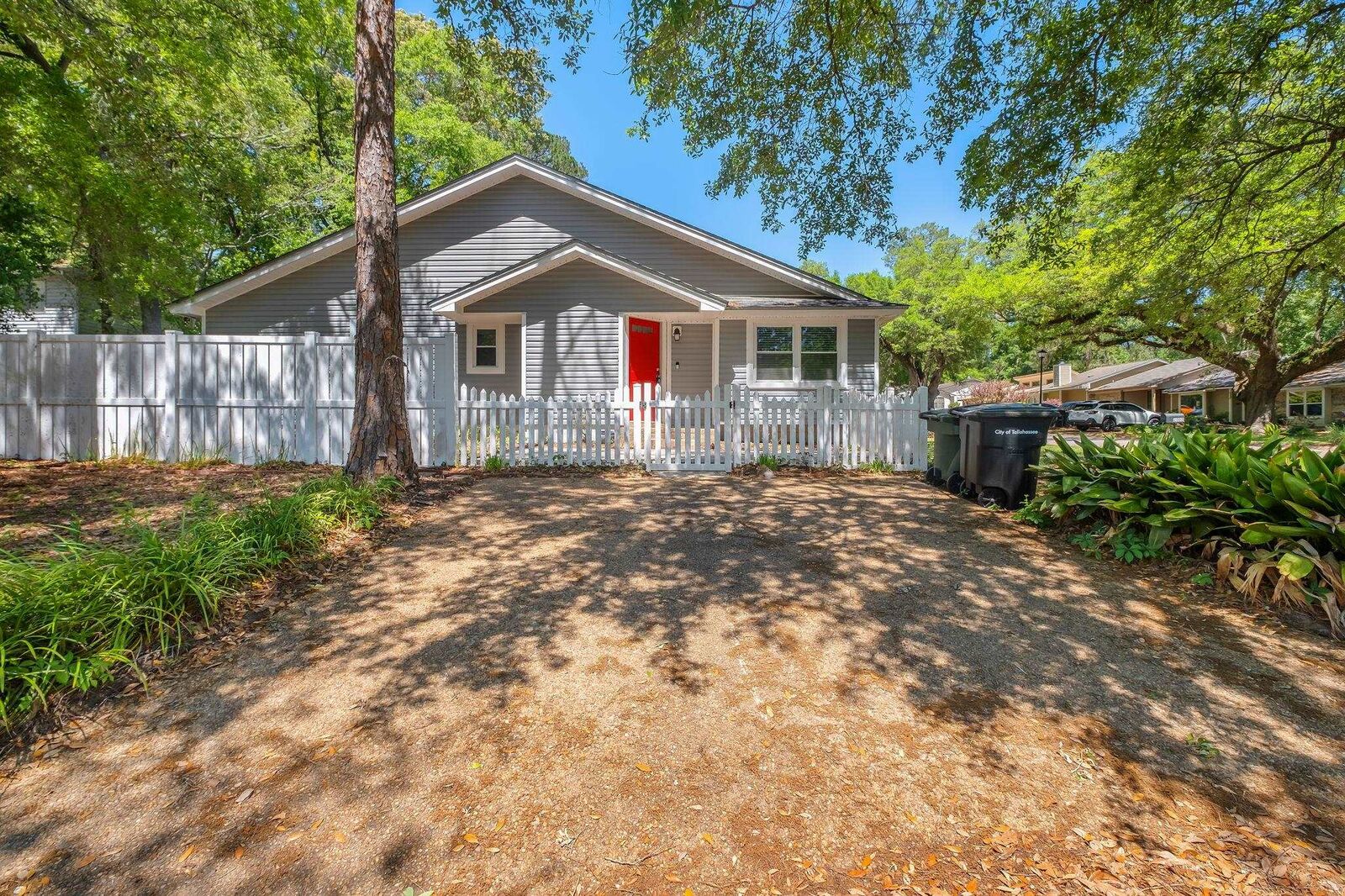 Property Photo:  2002 Sandcastle Drive  FL 32308 