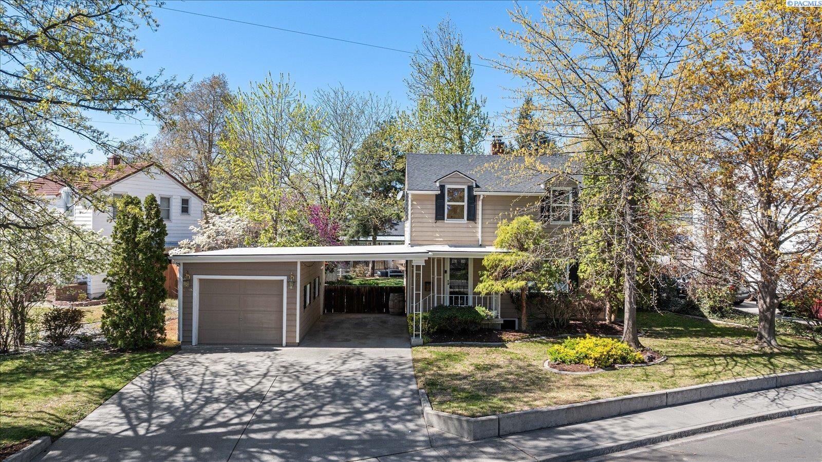 Property Photo:  1403 Kimball Ave  WA 99354 