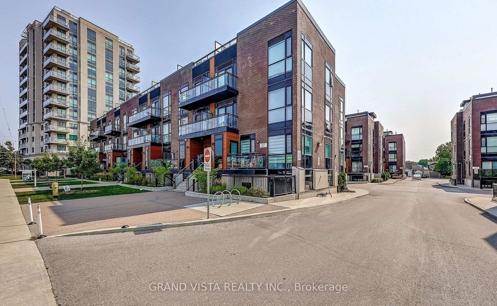 Property Photo: 5279 Highway 7 N/A B602 ON L4L 0J1