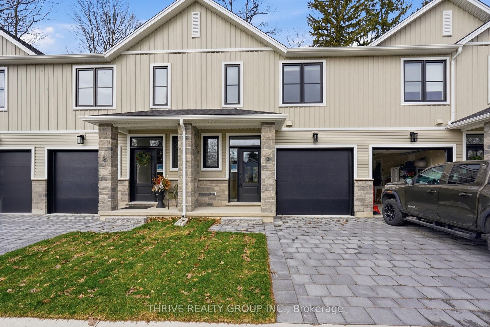 Property Photo:  279 Hill Street 3  ON N5L 0C4 
