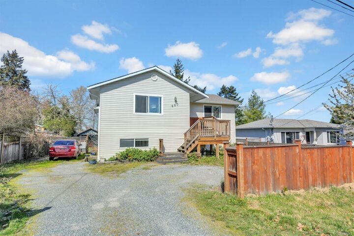 680 Chelsea St — photo 1