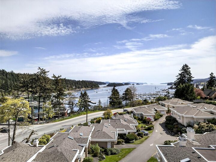 Property Photo: 258 Lower Ganges Rd #20 BC V8K 1S7