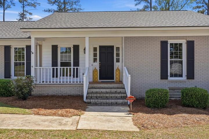 Property Photo:  2220 Wallington Dr  GA 31721 