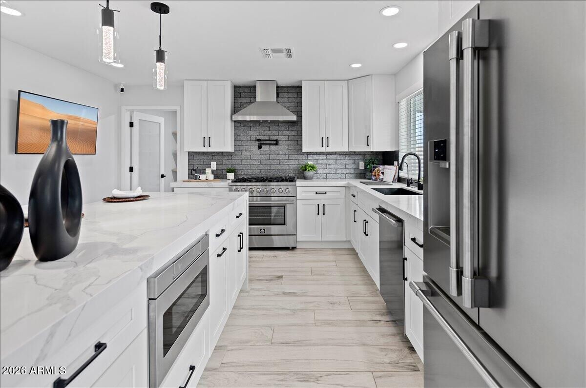 Property Photo:  11615 N 30th Street  AZ 85028 