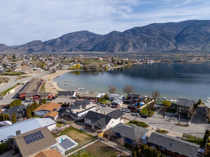Property Photo: 5806 Oleander Drive BC V0H 1V1