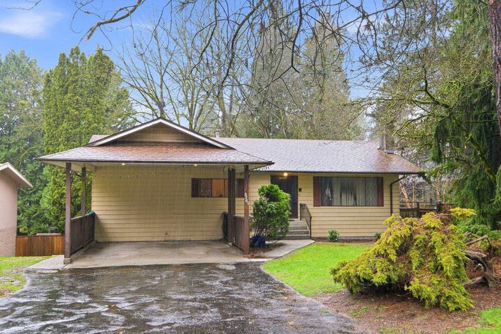 8285 Burnlake Drive — photo 1