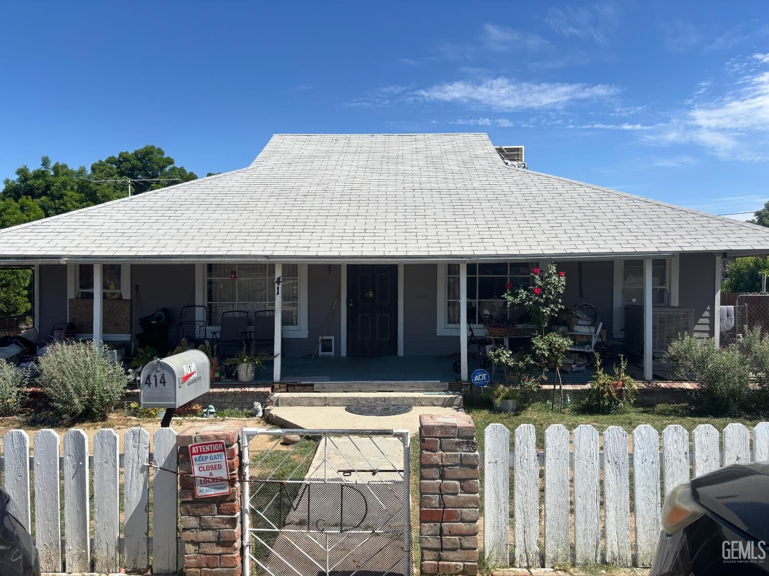 Property Photo:  414 Rose Avenue  CA 93268 