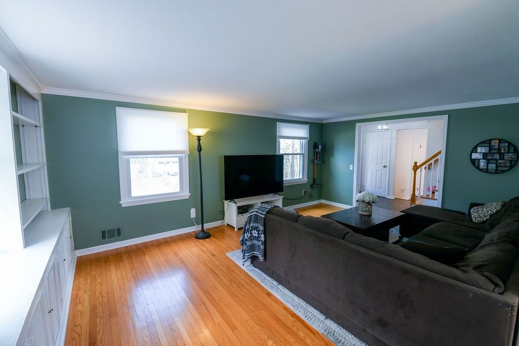 Property Photo:  71 Country Corner Lane  NY 14450 
