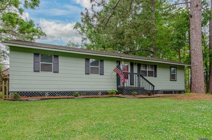Property Photo:  41519 Jeanette Rd  LA 70769 