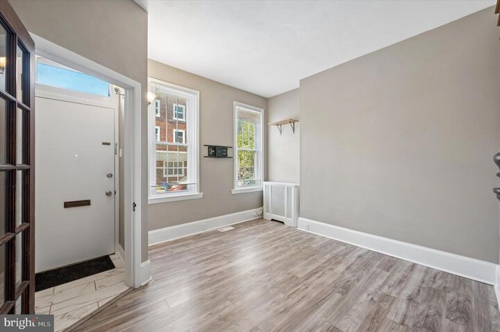 Property Photo:  718 E Thompson Street  PA 19125 