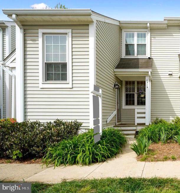 Property Photo: 2914 Yarling Court VA 22042