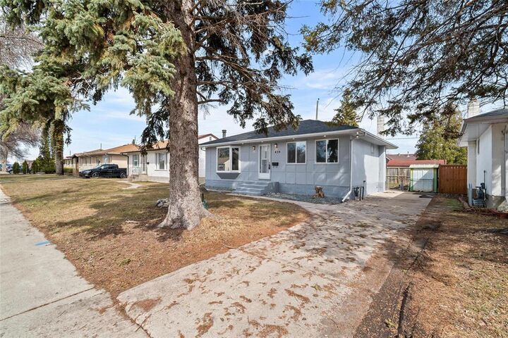 Property Photo:  439 Lyle Street  MB R3J 2C4 