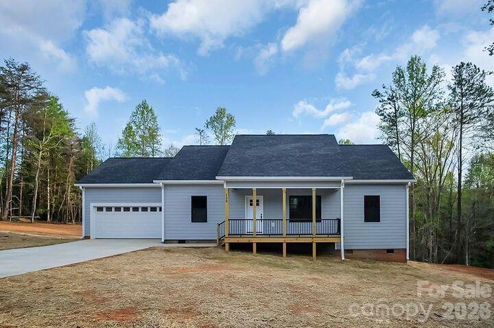 Property Photo: 129 Rosecommon Lane NC 28139