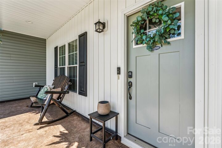 Property Photo:  105 E Dundee Court  NC 28625 
