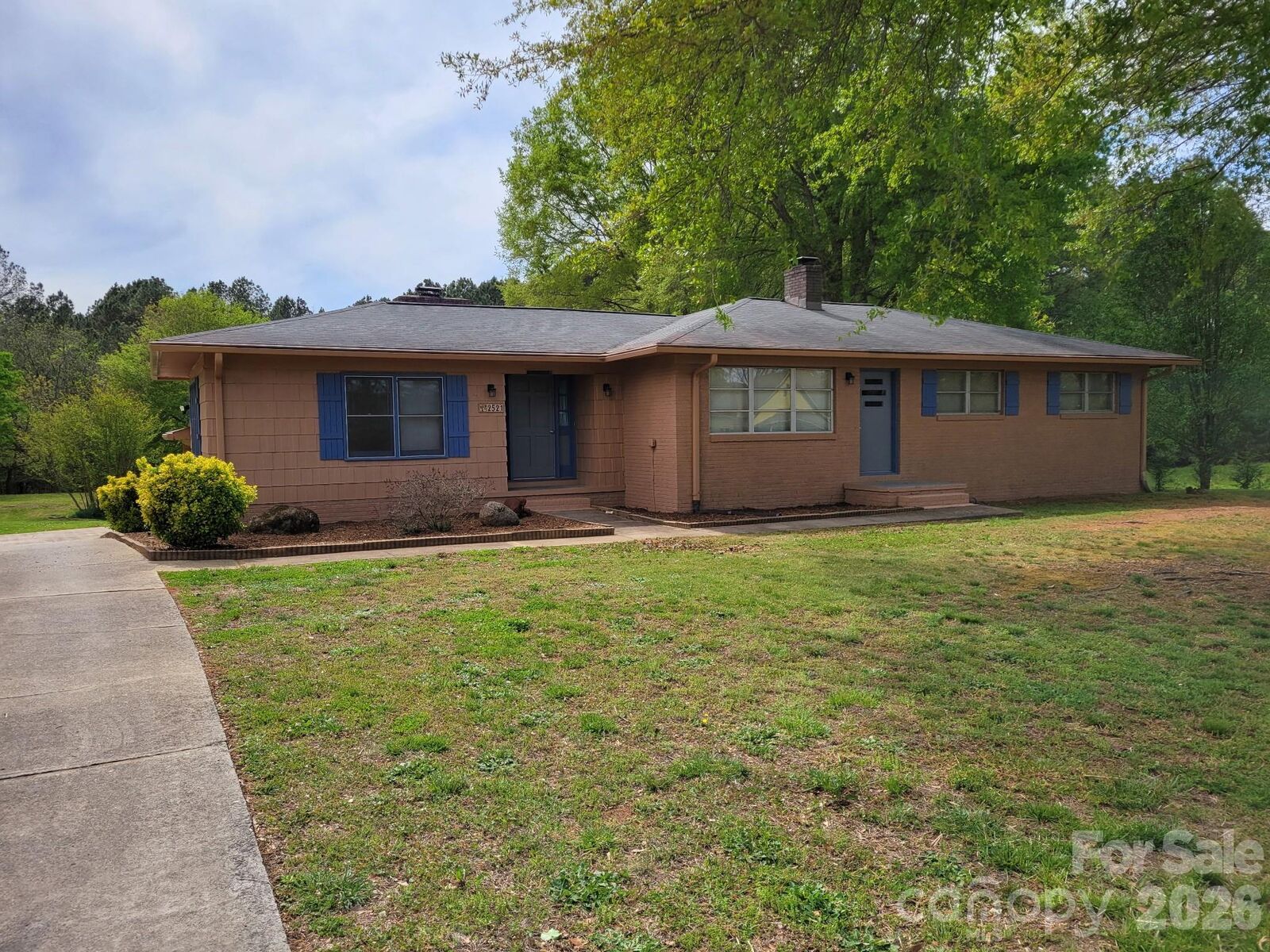 Property Photo:  2521 Cat Square Road  NC 28168 