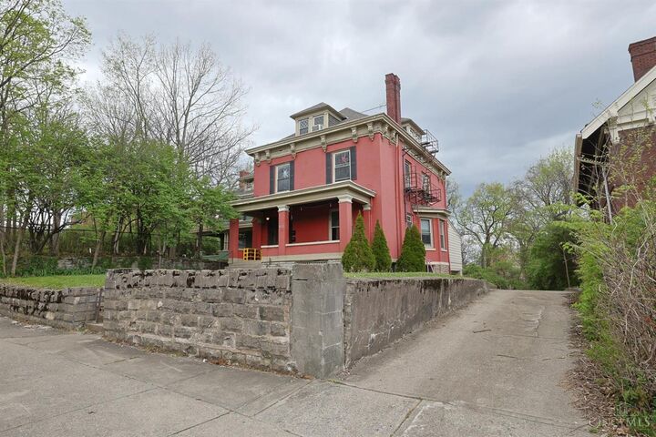 Property Photo:  448 Riddle Road  OH 45220 