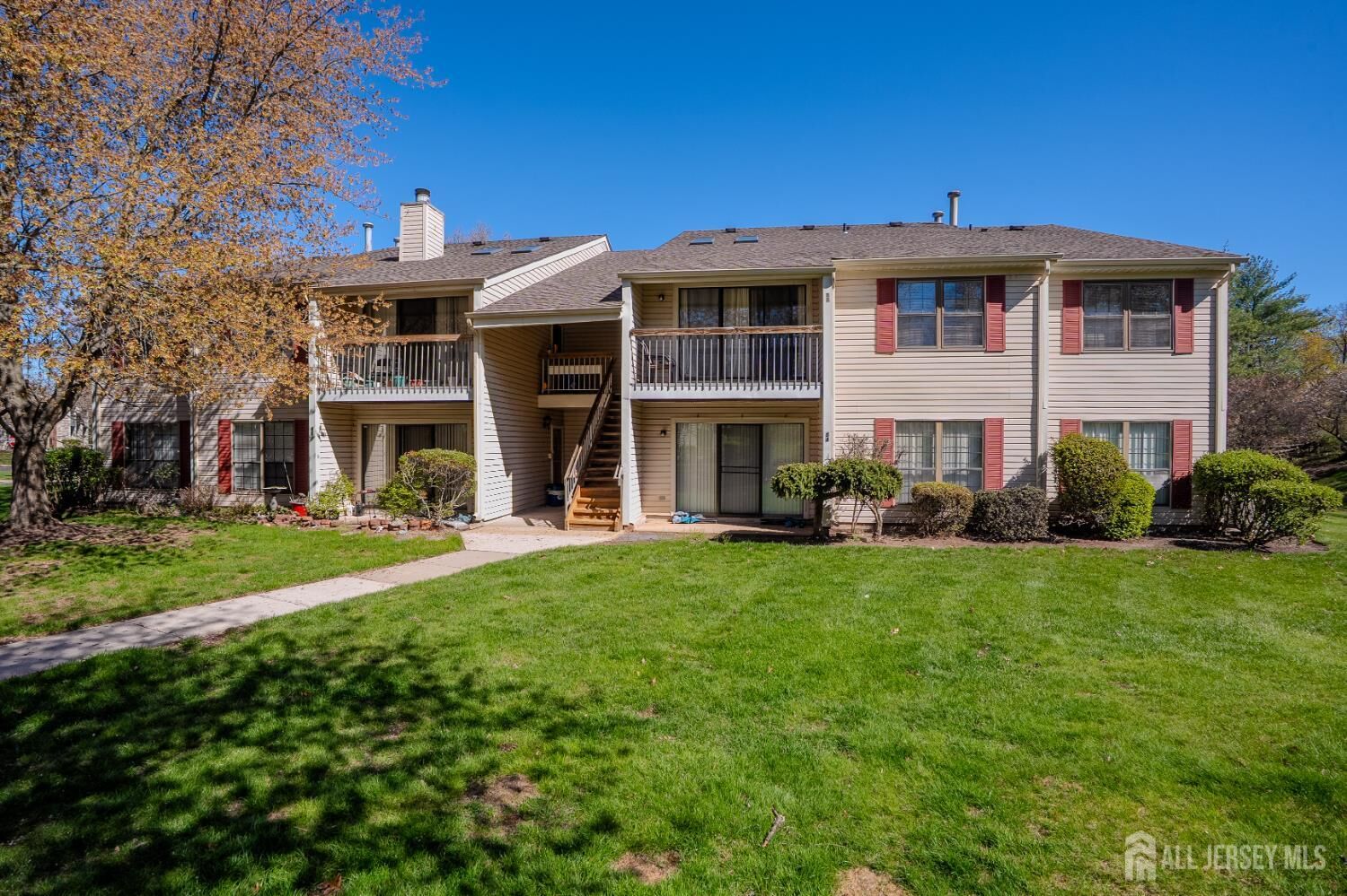 Property Photo:  88 Crabapple Lane  NJ 08823 