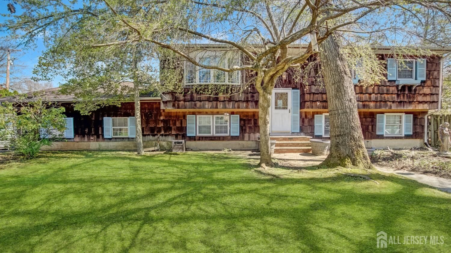 Property Photo:  1 S Shore Boulevard  NJ 08831 