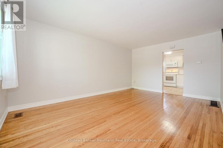 Photo de la propriété:  144 Princeton Drive  ON L8T 1S8 