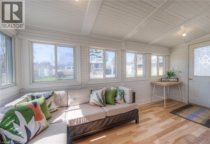 Property Photo: 11 Glenwood Street ON N0E 1N0