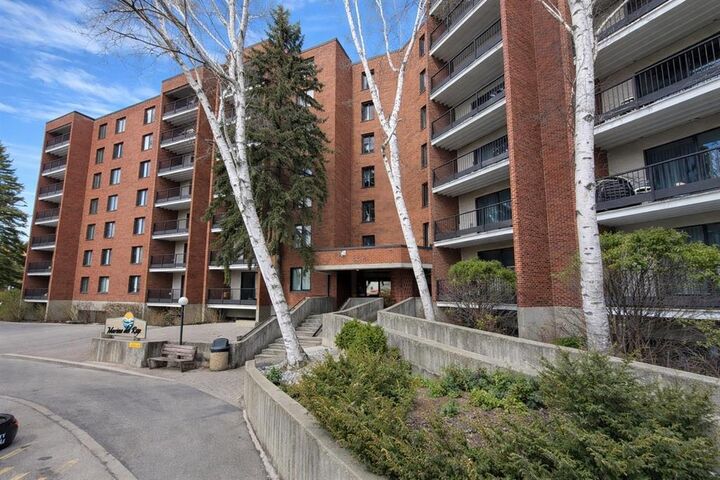 Property Photo:  916 Cloutier Drive  MB R3V 1W9 