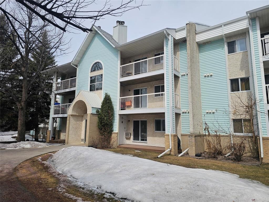 Property Photo:  491 Thompson Drive  MB R3J 3X6 