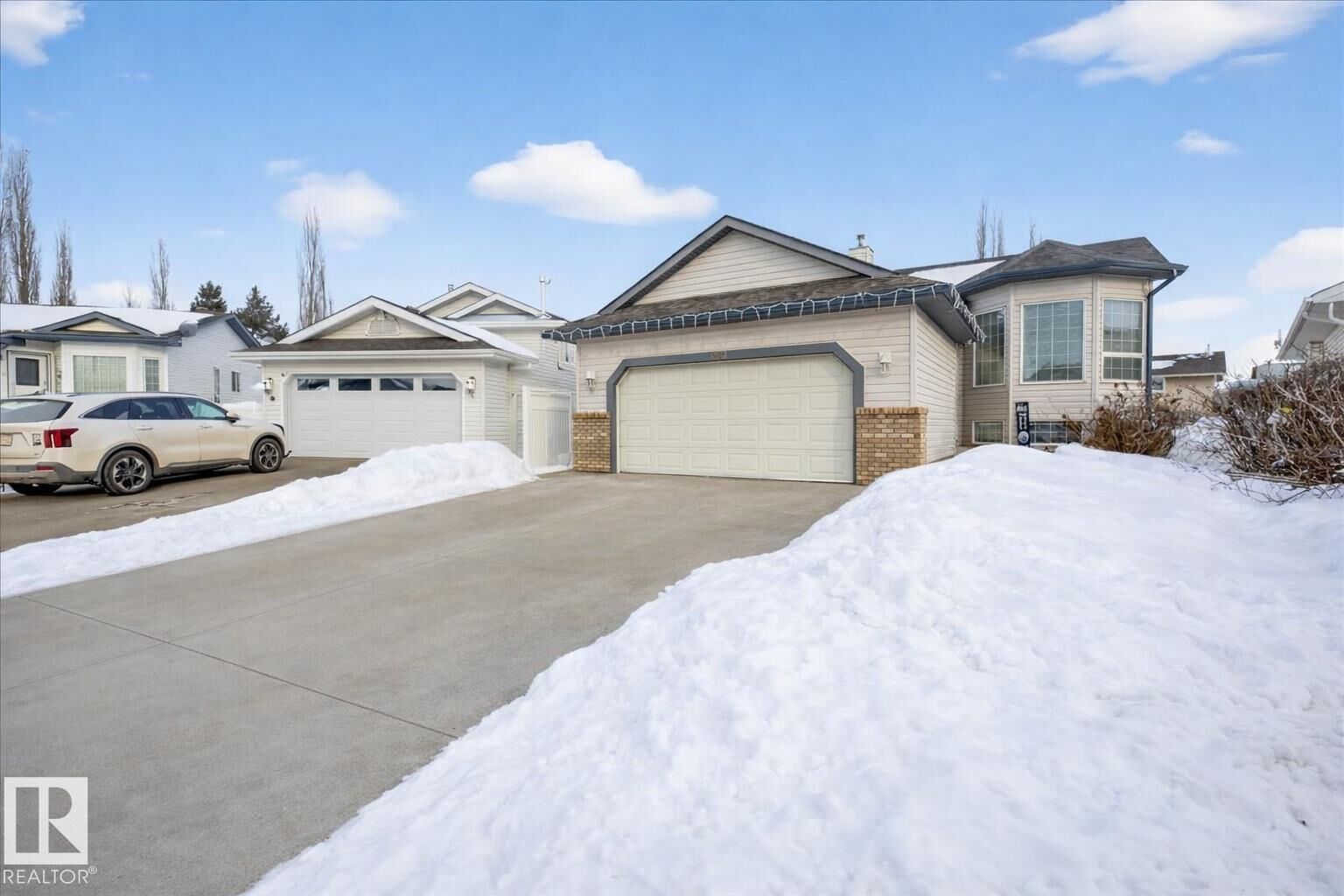 Property Photo:  3947 52 Street  AB T0A 1N0 