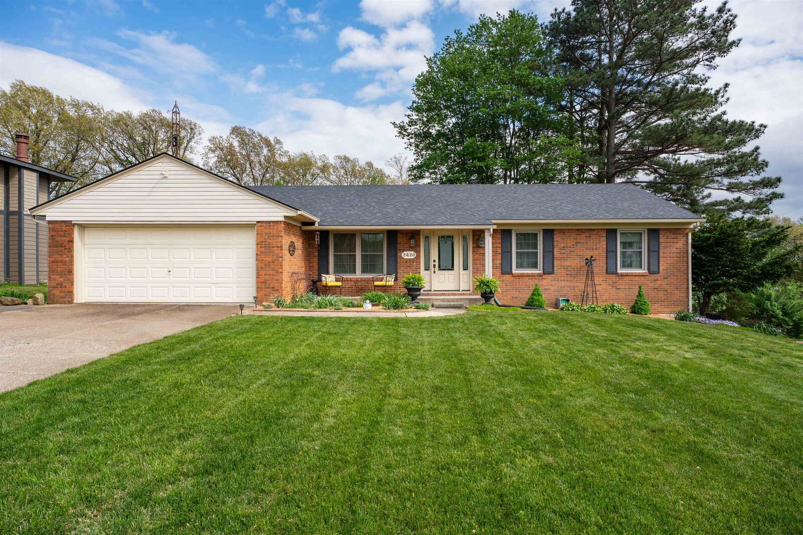 Property Photo:  2420 Georgia Ln  KY 42303 