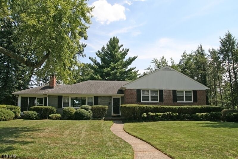 Property Photo: 11 Argyle Ct NJ 07901