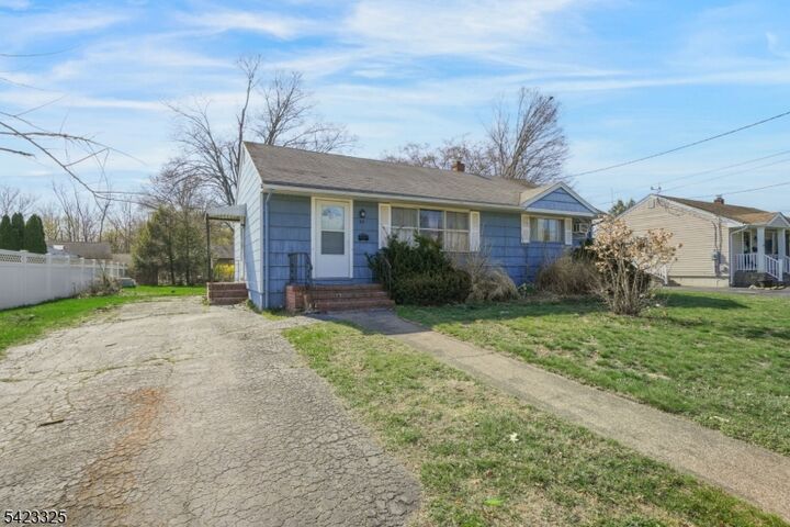 Property Photo:  25 Stiles Ct  NJ 07442 