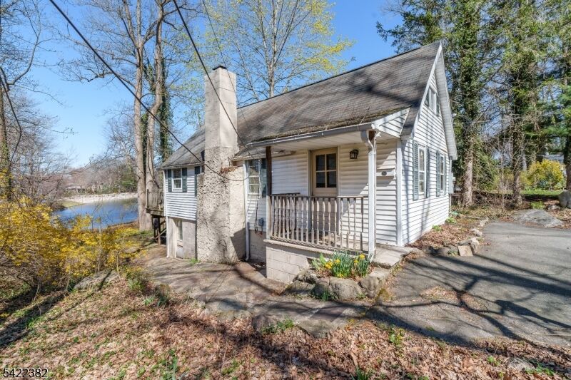 Property Photo:  48 Lakeside Trl  NJ 07405 